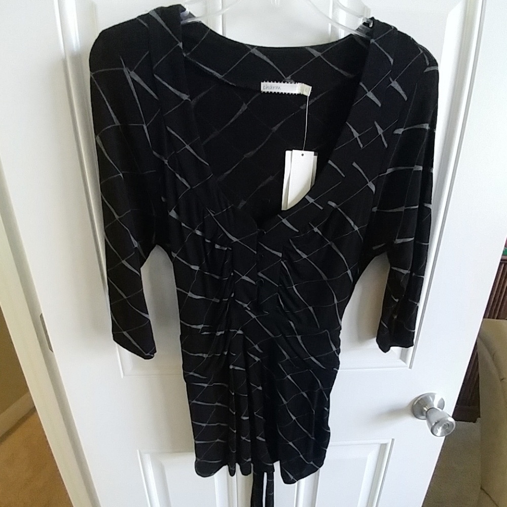 Black & Grey Charm 3/4 sleeve sz L